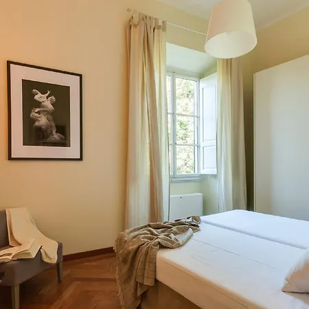 Lungarno Apartment Florence